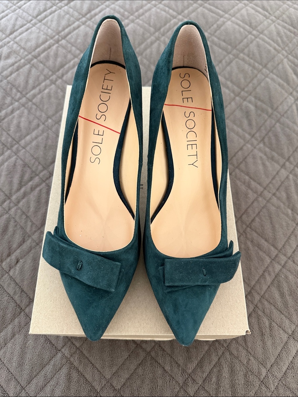 Sole Society Dark Green Suede Pointed-Toe Pumps with Bow size 10